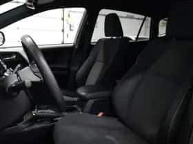 Toyota RAV4 (2018) thumbnail 23