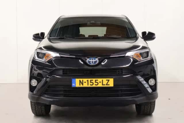 Toyota RAV4 (2018) thumbnail 6