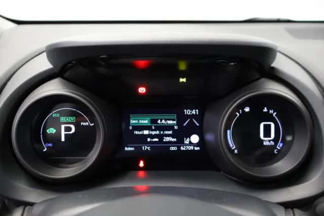 Toyota Yaris (2021) thumbnail 4