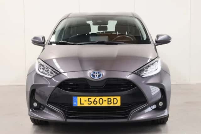 Toyota Yaris (2021) thumbnail 6