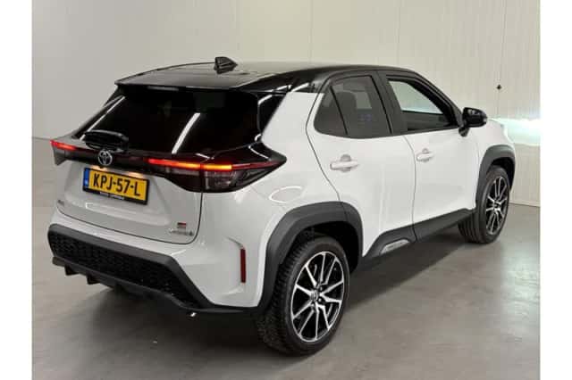 Toyota Yaris Cross (2023) thumbnail 2