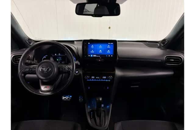 Toyota Yaris Cross (2023) thumbnail 3