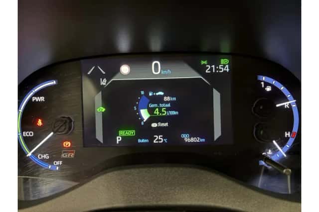Toyota Yaris Cross (2023) thumbnail 4