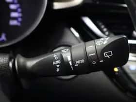 Toyota C-HR (2018) thumbnail 27
