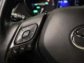 Toyota C-HR (2018) thumbnail 29