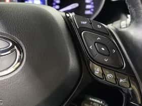 Toyota C-HR (2018) thumbnail 30