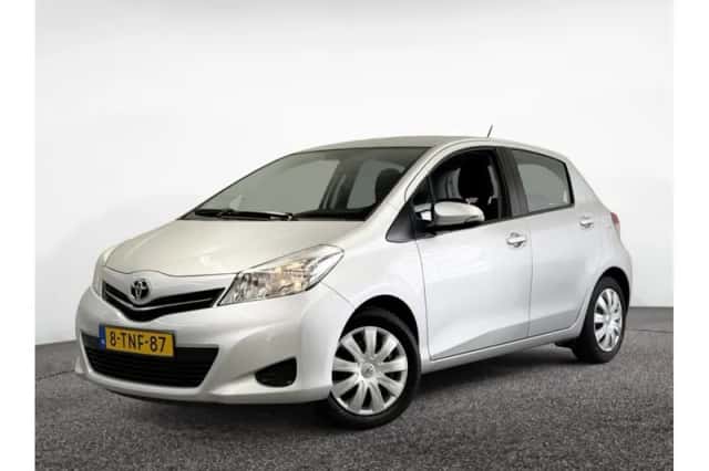 Toyota Yaris (2012) thumbnail 1