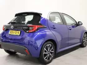 Toyota Yaris (2022) thumbnail 2