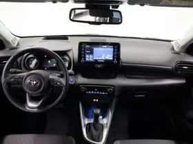 Toyota Yaris (2022) thumbnail 3