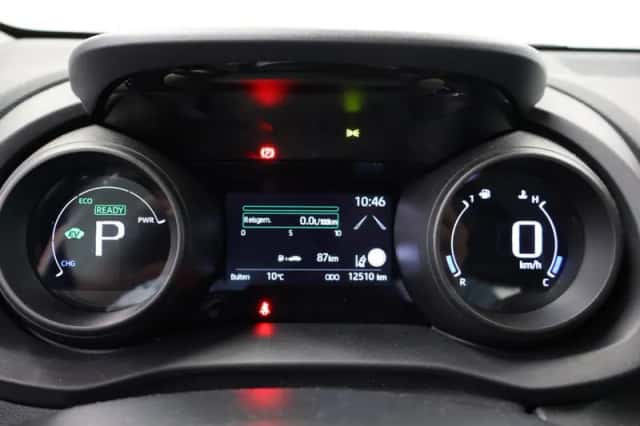 Toyota Yaris (2022) thumbnail 4