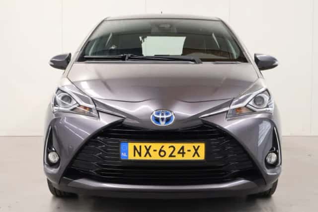 Toyota Yaris (2017) thumbnail 6