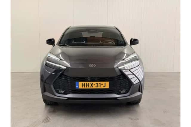 Toyota C-HR (2025) thumbnail 6