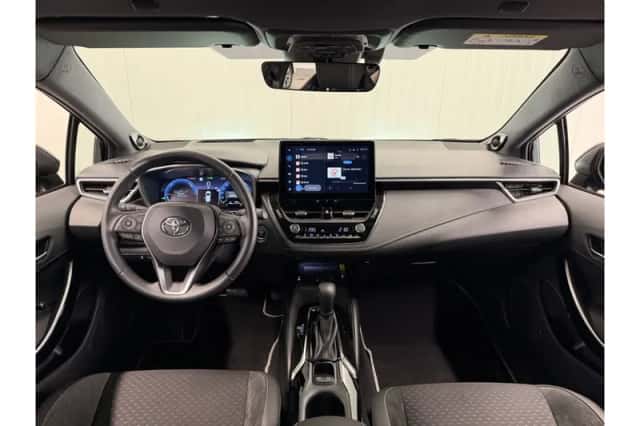 Toyota Corolla (2024) thumbnail 3