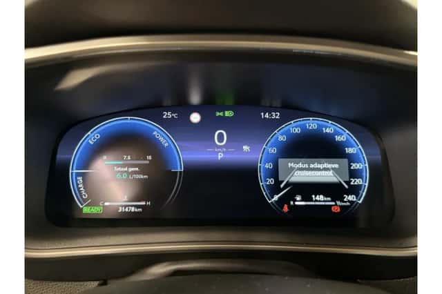 Toyota Corolla (2024) thumbnail 4