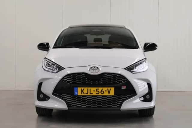 Toyota Yaris (2024) thumbnail 5