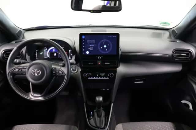 Toyota Yaris Cross (2024) thumbnail 3