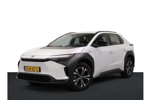 Toyota bZ4X (2025) thumbnail 1