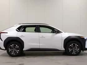 Toyota bZ4X (2025) thumbnail 9