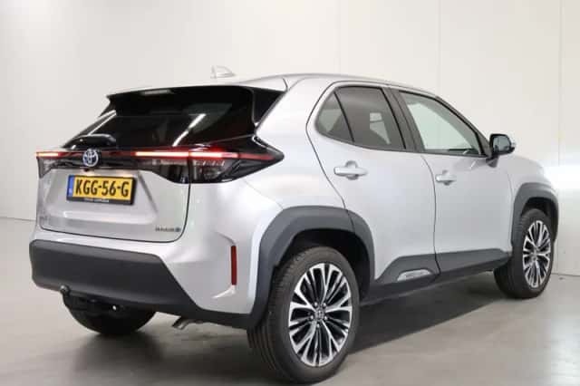 Toyota Yaris Cross (2024) thumbnail 2