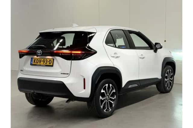 Toyota Yaris Cross (2021) thumbnail 2