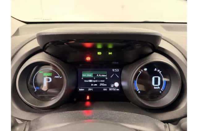 Toyota Yaris (2023) thumbnail 4