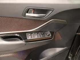 Toyota C-HR (2016) thumbnail 21