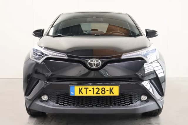 Toyota C-HR (2016) thumbnail 6