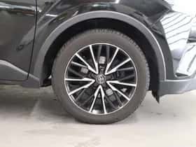 Toyota C-HR (2016) thumbnail 9