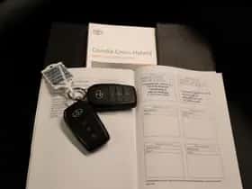 Toyota Corolla (2023) thumbnail 5