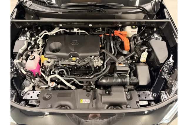 Toyota RAV4 (2023) thumbnail 4