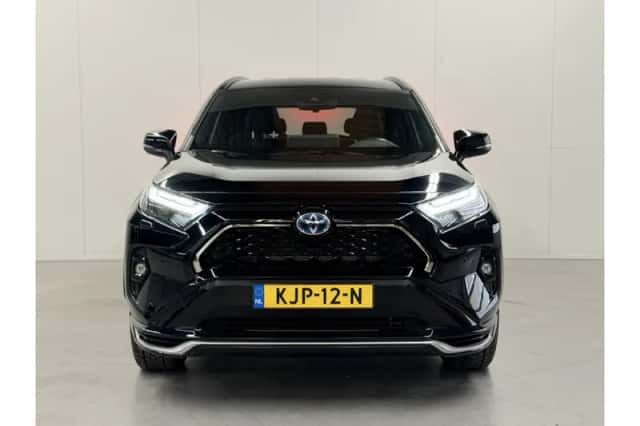 Toyota RAV4 (2023) thumbnail 6
