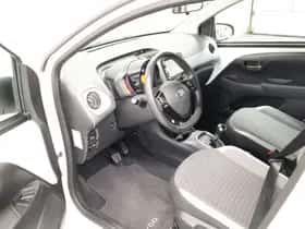 Toyota Aygo (2019) thumbnail 17