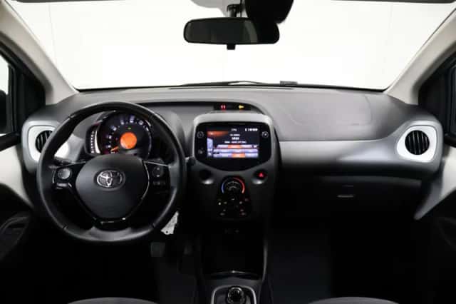 Toyota Aygo (2019) thumbnail 3