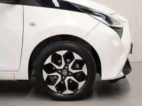 Toyota Aygo (2019) thumbnail 9