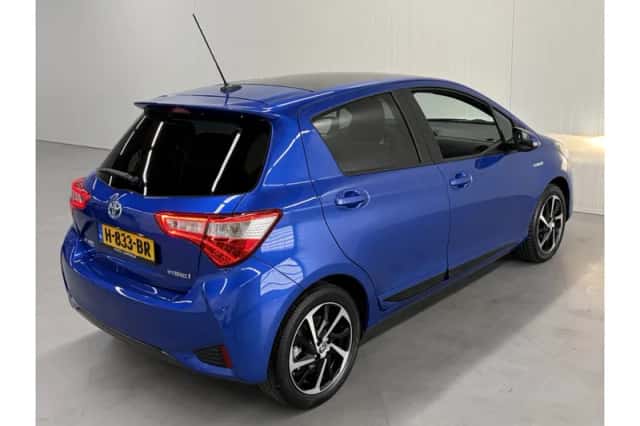Toyota Yaris (2020) thumbnail 2