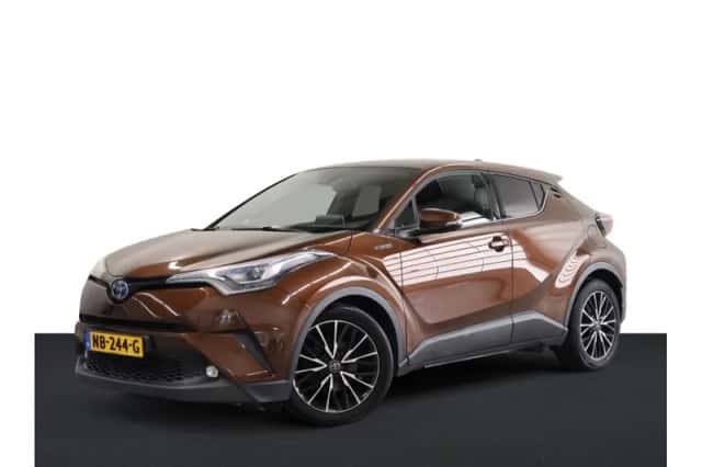 Toyota C-HR (2017) thumbnail 1