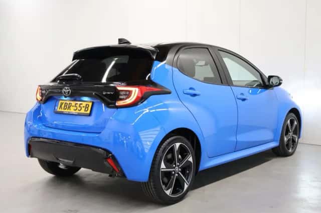 Toyota Yaris (2024) thumbnail 2