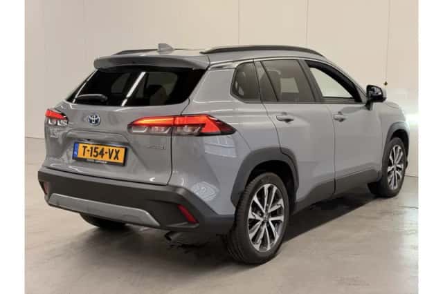 Toyota Corolla (2023) thumbnail 2