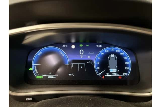 Toyota Corolla (2023) thumbnail 4