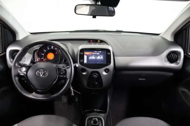 Toyota Aygo (2021) thumbnail 3