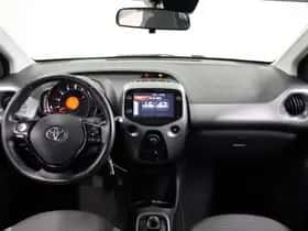 Toyota Aygo (2021) thumbnail 3
