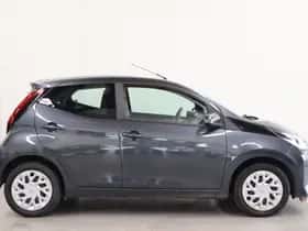 Toyota Aygo (2021) thumbnail 8