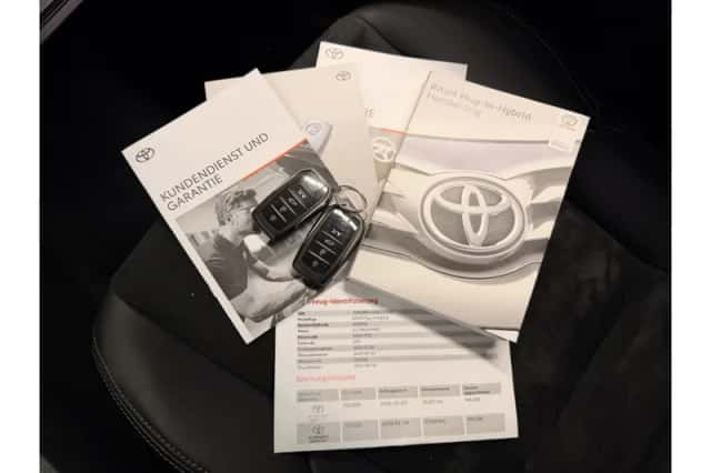 Toyota RAV4 (2024) thumbnail 5