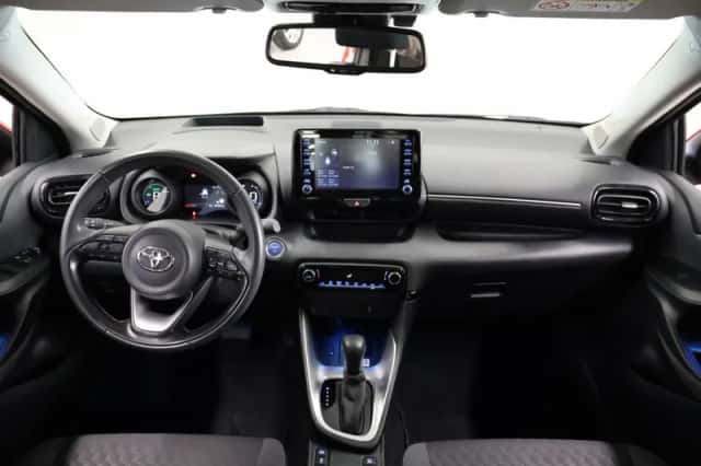 Toyota Yaris (2022) thumbnail 3
