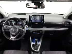 Toyota Yaris (2022) thumbnail 3