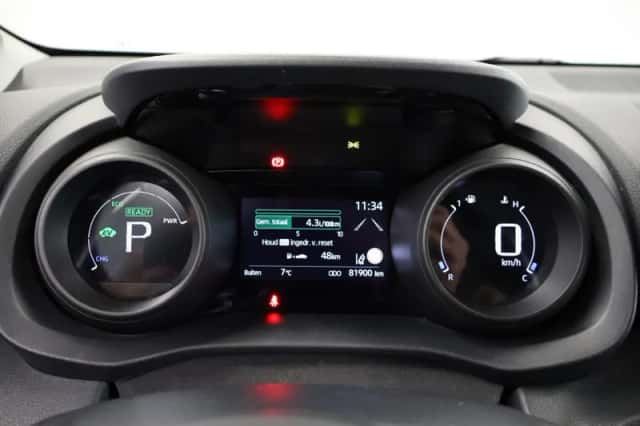Toyota Yaris (2022) thumbnail 4