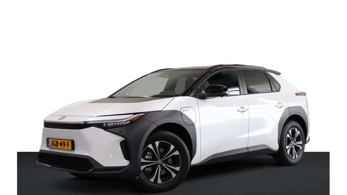 Toyota bZ4X (2025) — foto 1