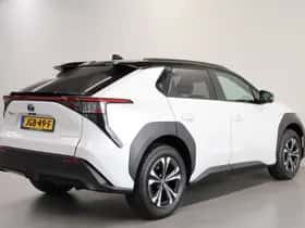 Toyota bZ4X (2025) thumbnail 2