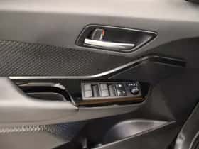 Toyota C-HR (2023) thumbnail 19