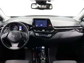 Toyota C-HR (2023) thumbnail 3
